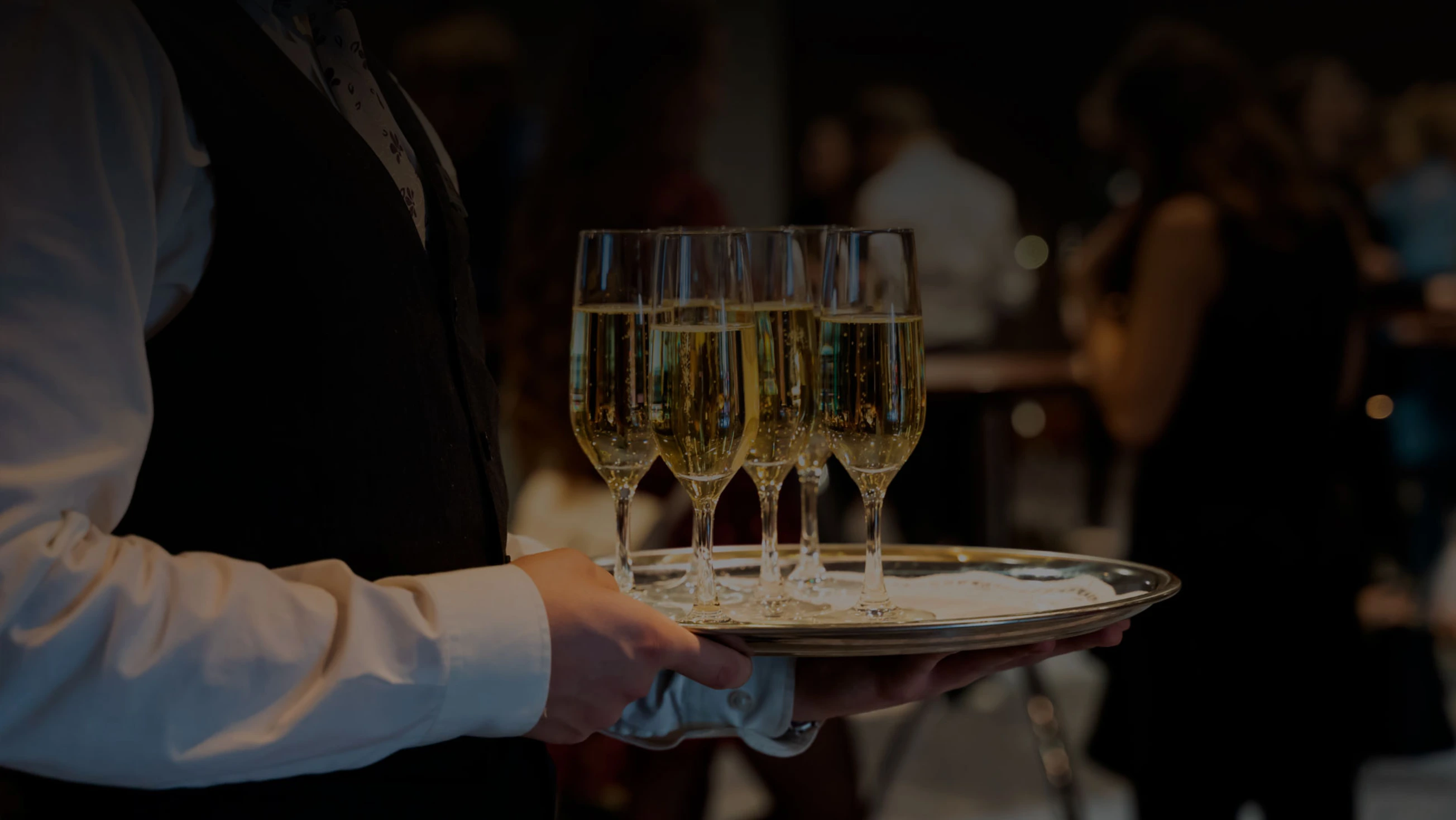 Por qué los restaurantes más llenos no aceptan reservaciones